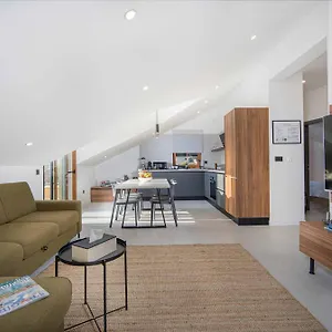  Apartment Oleander Urban Suites, High-speed Internet, At 250, Pet Friendly Croatia