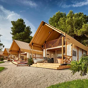 4* Village de vacances Arena One 99 Glamping